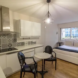 Private Studio - Avenue Wagram شقة
